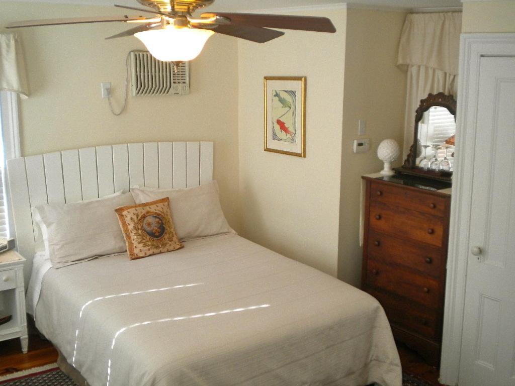 The Stirling House Waterfront Inn Greenport Eksteriør billede