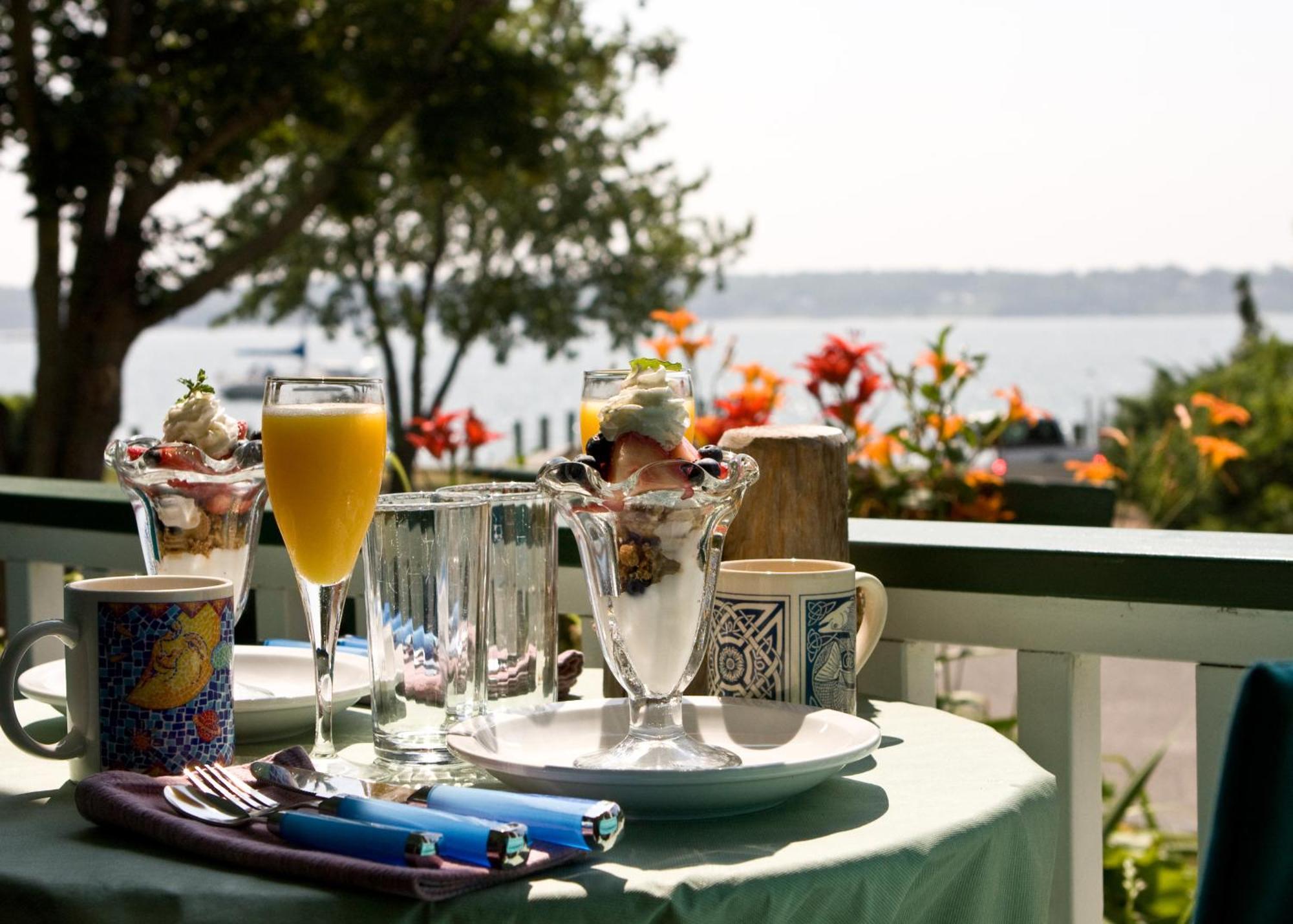 The Stirling House Waterfront Inn Greenport Eksteriør billede